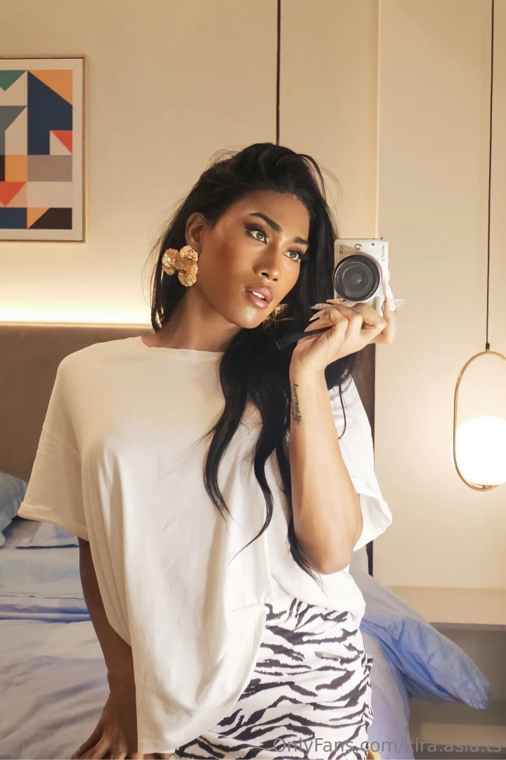 Sweet kira will you write me a nice compliment i want some of your 