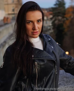 Free subscription for you hey there i m alla and i m just starting my part 160