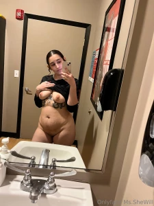 Thick mama in the building part 1