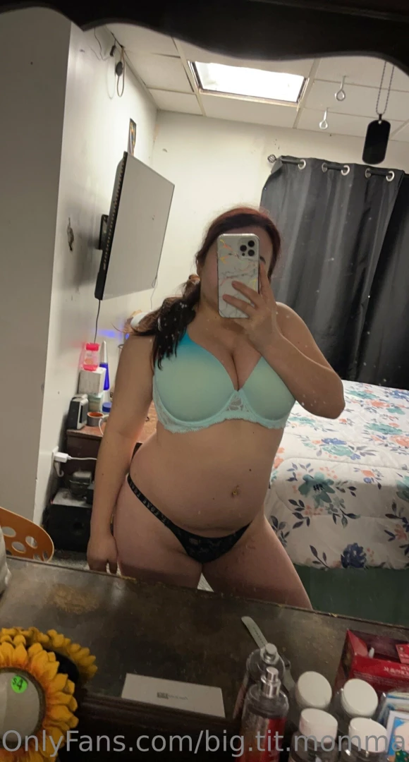 Message me for some dirty freaky birthday content from your favorite 