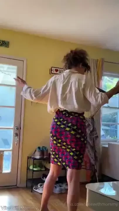 It s friyayyyy and i am feeling something down below i am a gosh darn 