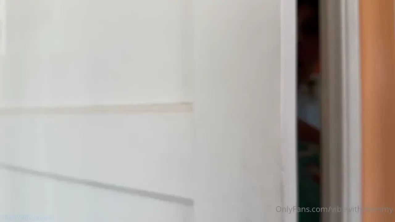 Ex-boyfriend comes over after seeing the video of me fucking i think 