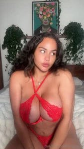 Look at me and tell me am i cute hot or maybe both