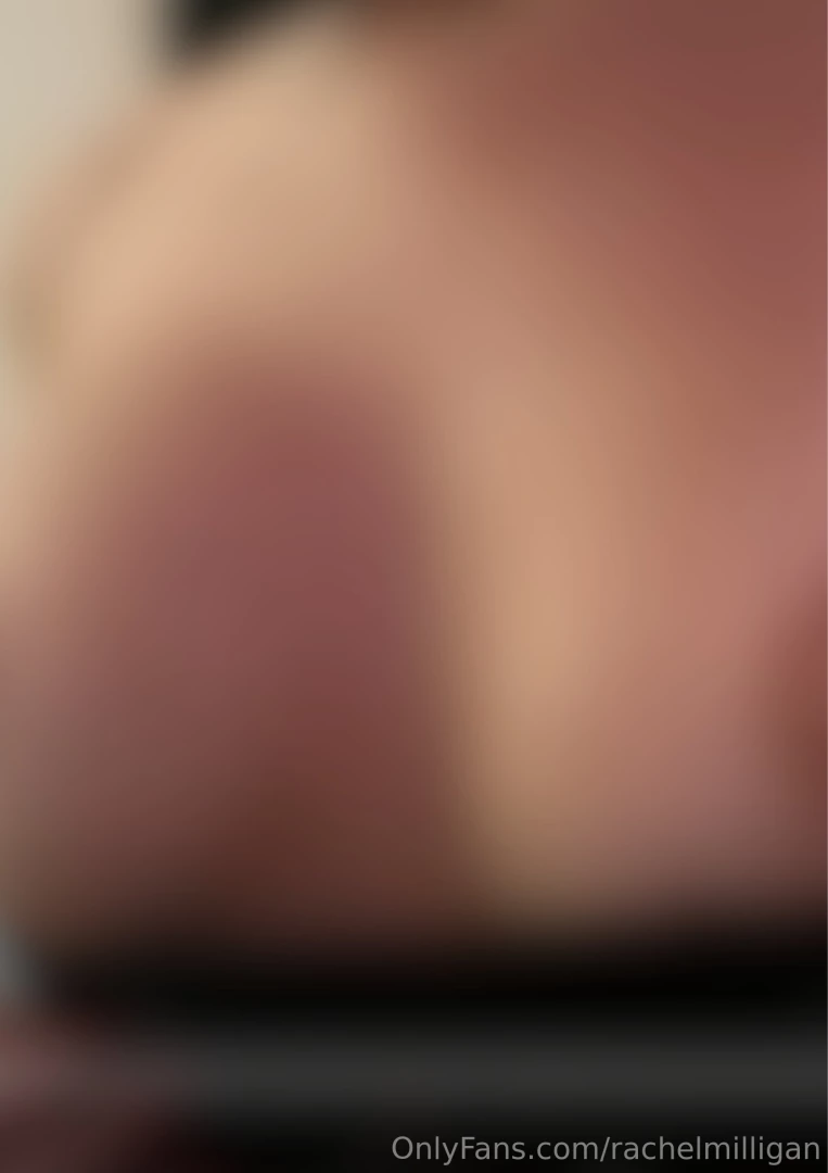 I really enjoy showing you my tiddies and my tight pussy 