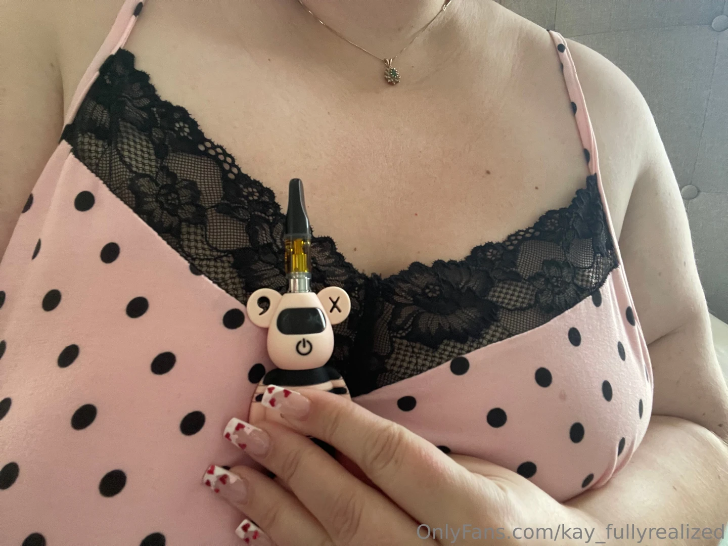 Happy late valentines from me amp my bestie there s a sexier pic with 