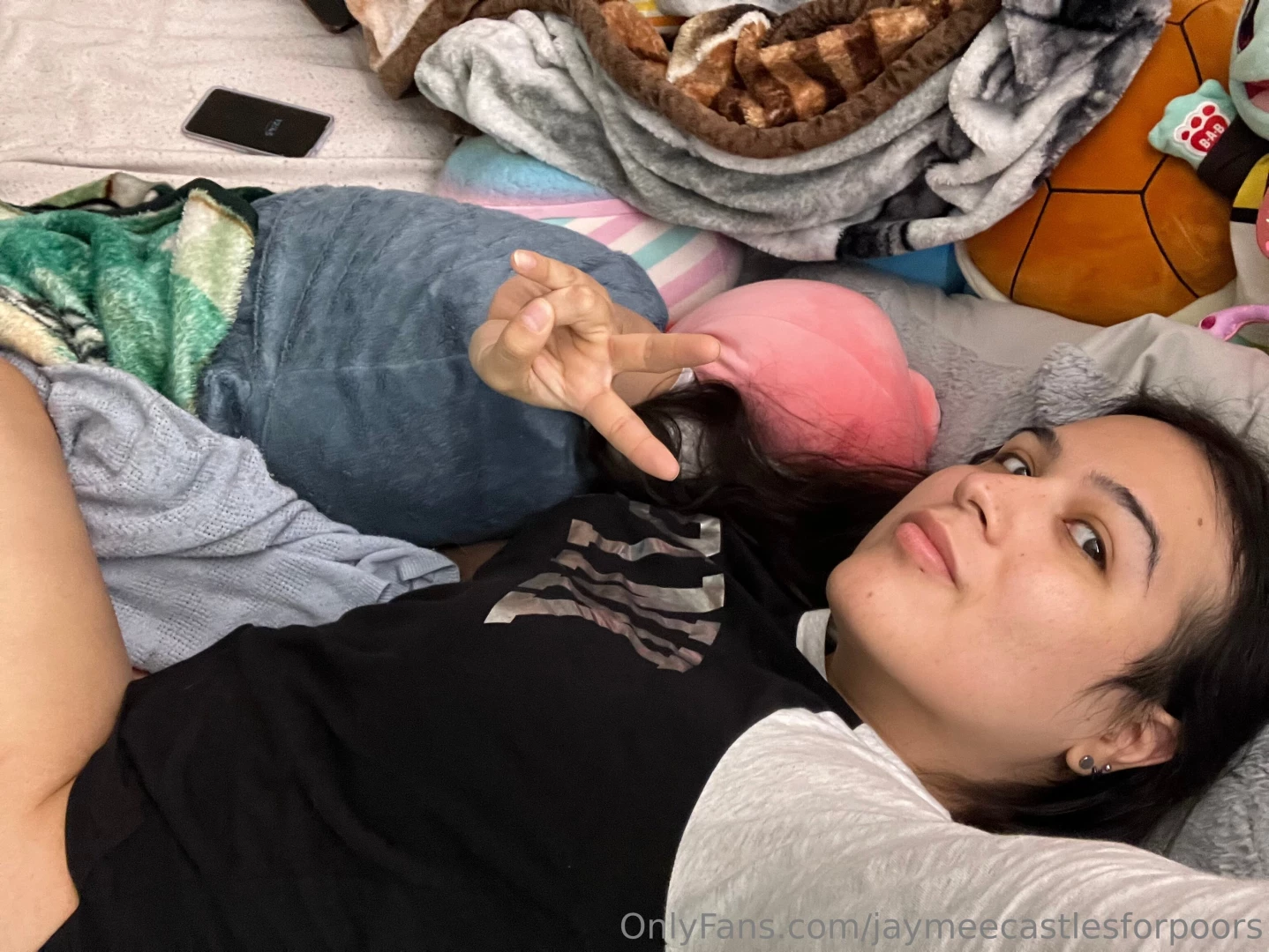 Here s me just waking up after 12 hours of sleep the locked pics show part 5 