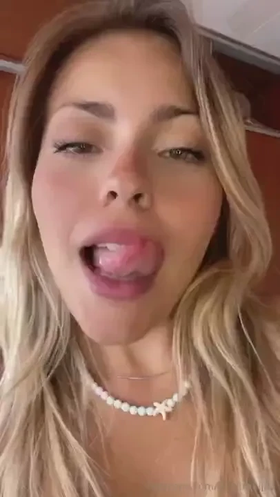 Me gusta mirarte y sonre rte soy muy juguetona 