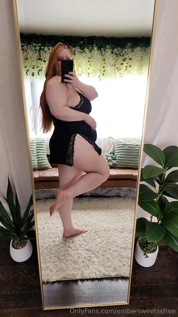 Hii come chat with me embersweetss 