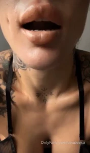 Sofialeex is the baddest bitch on of she s free to sub go say hi