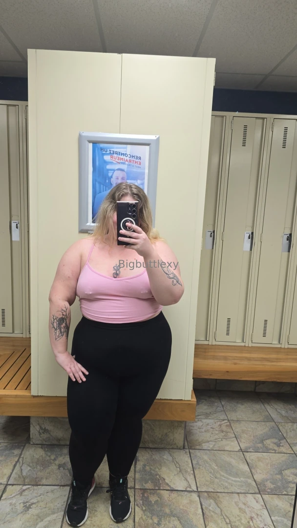 Would you be distract by my piercing showing like that 