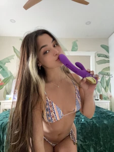 Would you rather see me in a sexy outfit or with absolutely nothing on