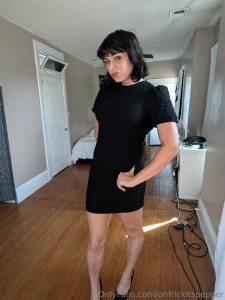 In this photo set short video i show you what s under my little black part 1