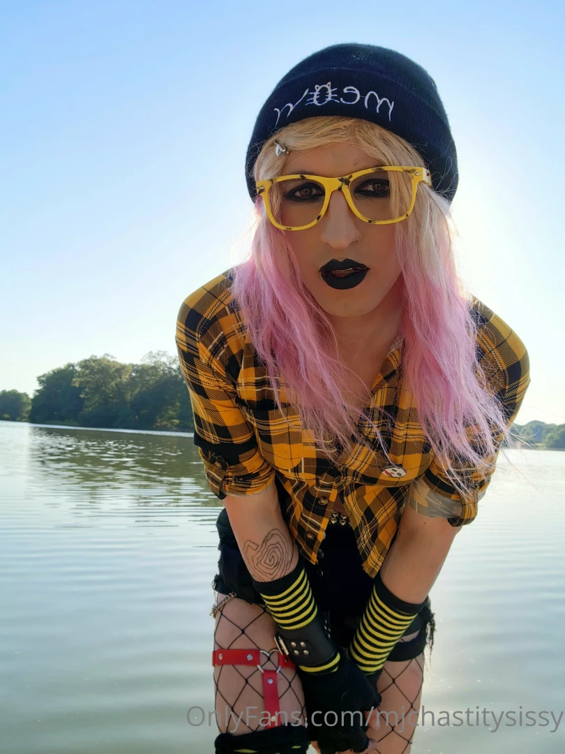 My little clitty needs to make cummies so bad right now part 4 