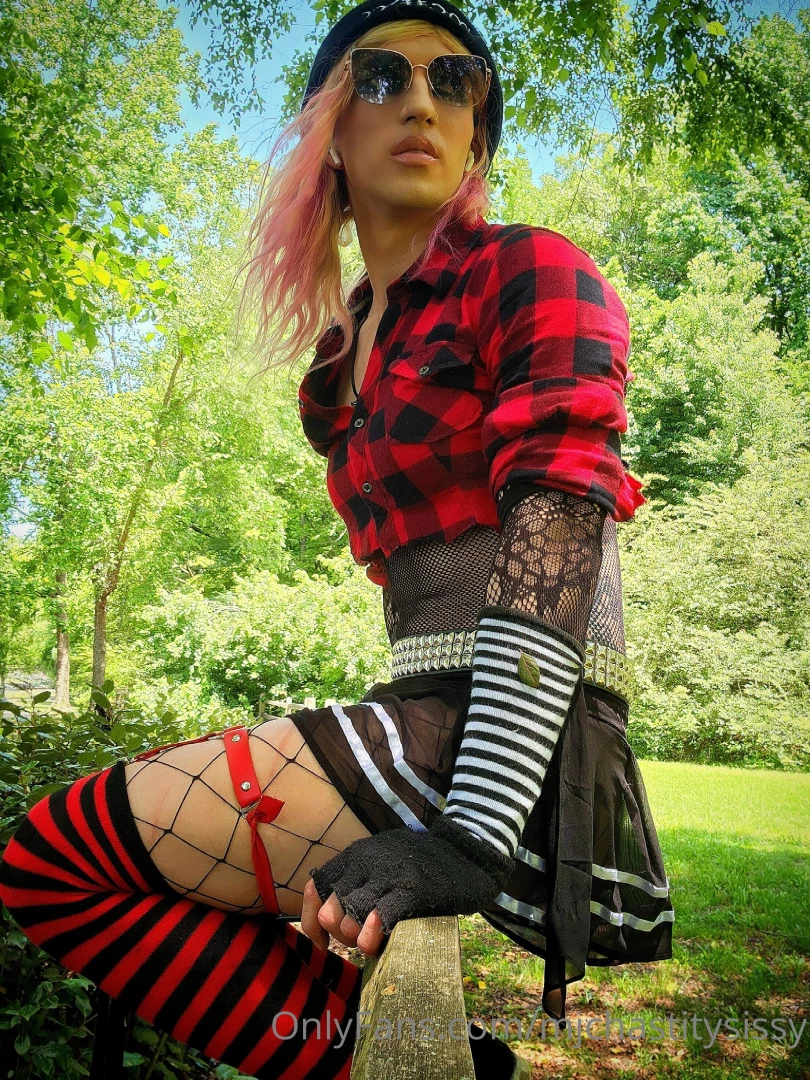 My little clitty needs to make cummies so bad right now part 2 