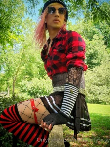 My little clitty needs to make cummies so bad right now part 2