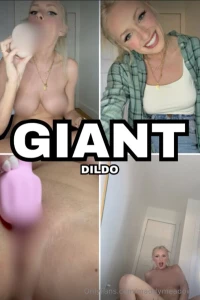 Solo video giant dildo barely fits 108 9 31 i love feeling myself