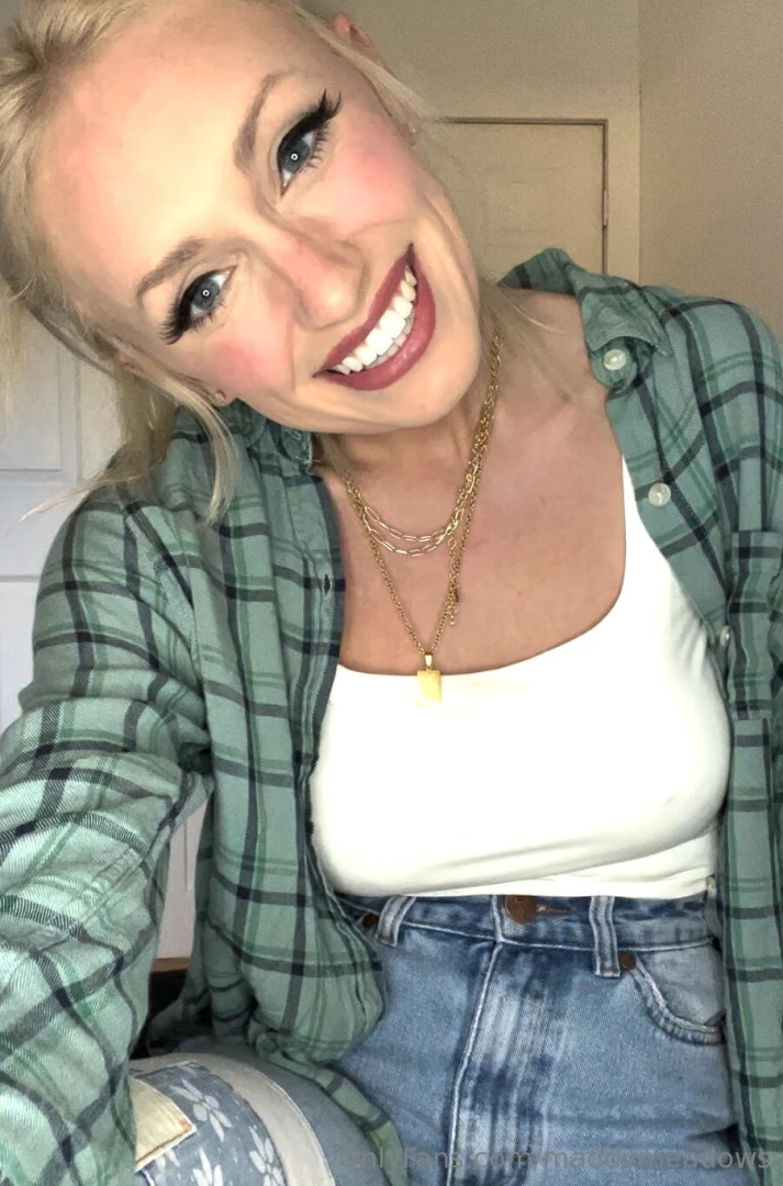 Solo video giant dildo filling my pussy 108 9 31 moaning loud and part 2 