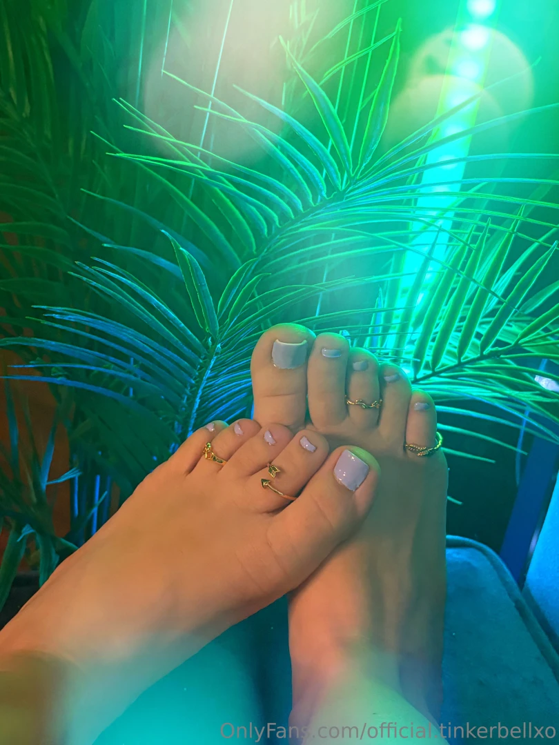Sorry for the chubby feet but should i start doing feet content part 2 