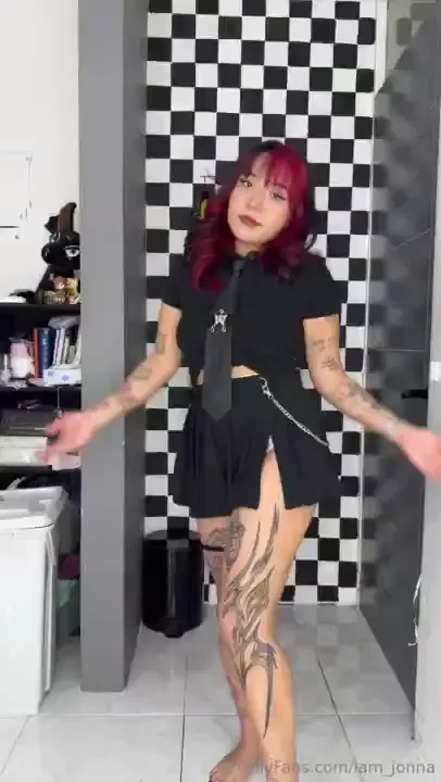 Feeling crazy tonight dm me to get a taste of my naughtiness now 