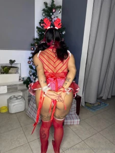 Do you wanna see how wet i am dm me