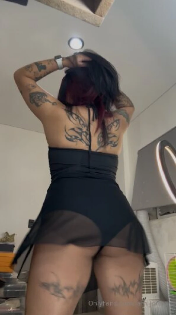 Cheeky or bouncy let me show you dm me 