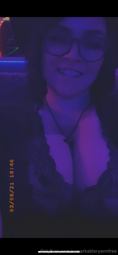 Cleavage for daysss 