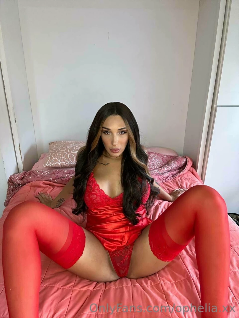 Babe your goddess is waiting for you send me a dm and let s play 