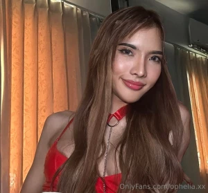 Just found out my friend ladyboybella2 has an of too and wow let s