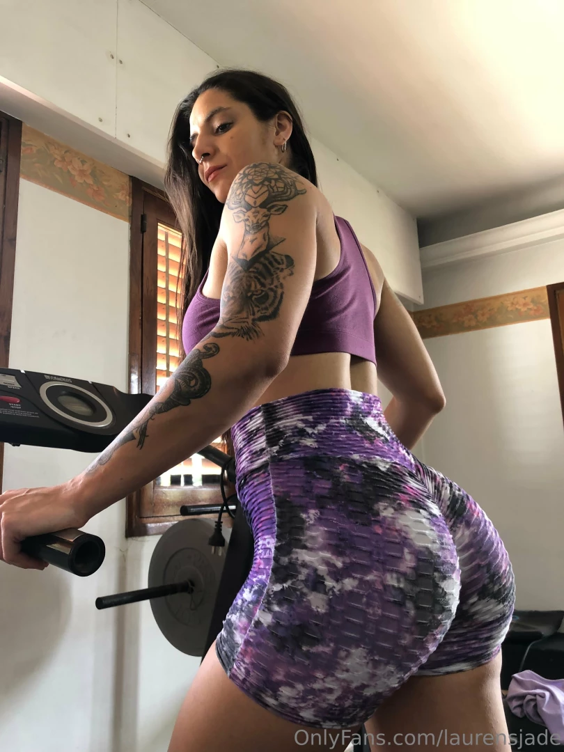 Hey love my name is jade and i m ready to have fun challenge me with 