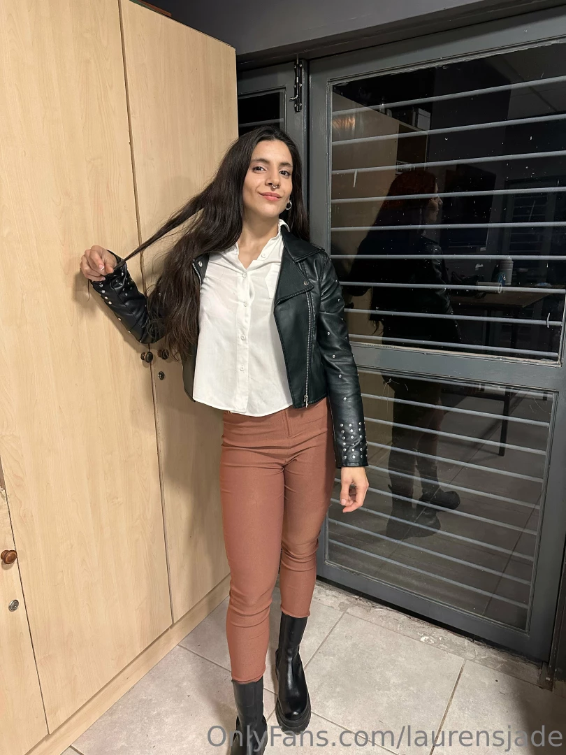 Do you like how i m dressed 