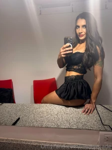 Can t blame em i m a fucking masterpiece that s too hot to handle