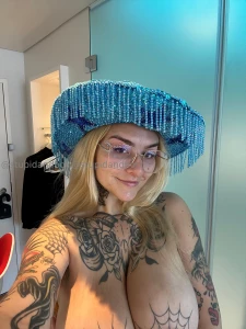 A very sparkly mommy milkers monday