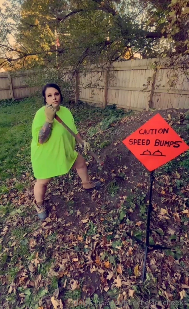 Y all prob wanna see how i managed to go from this shirt to the one 