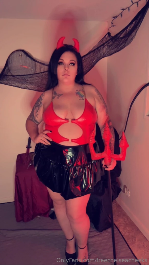 Thank the devil it s friday tell me all your naughty plans for the 