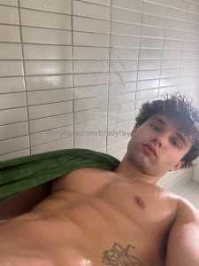 Who want to see some new content click me and i ll send you some