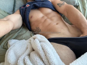 Who wants to see some hard cock