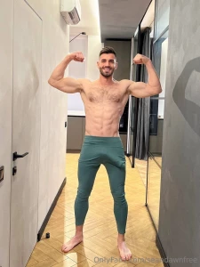 The real gay with monster cock therealjays his cock is making hurt part 32