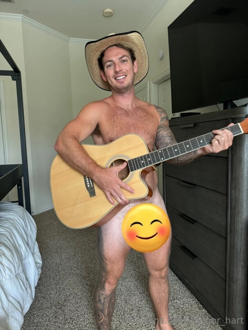 Bringing cock and acoustics back head to my vip page now an hang w me 