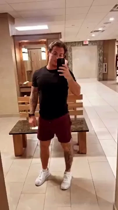 Getting happy hour now pay for my drinks by subbing to my vip page now 