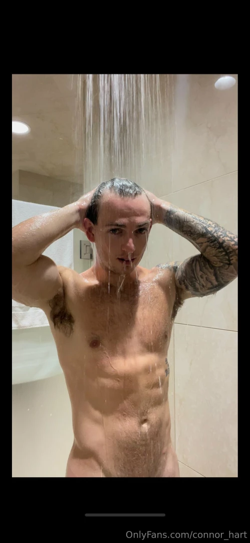 Just left the gym and deciding what to do on my saturday night join my 