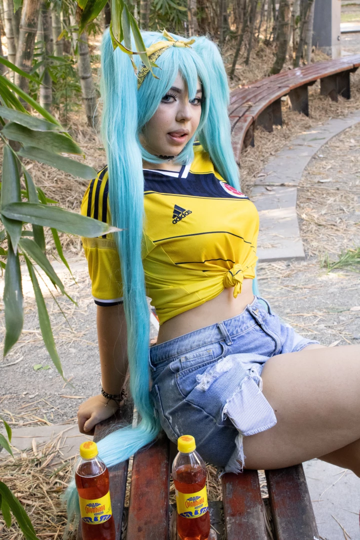 Happy miku birthday do you like colombian miku part 1 