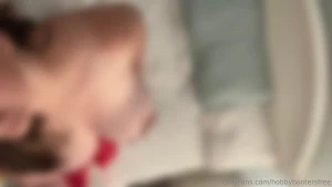 Kiss my neck and take me to bed