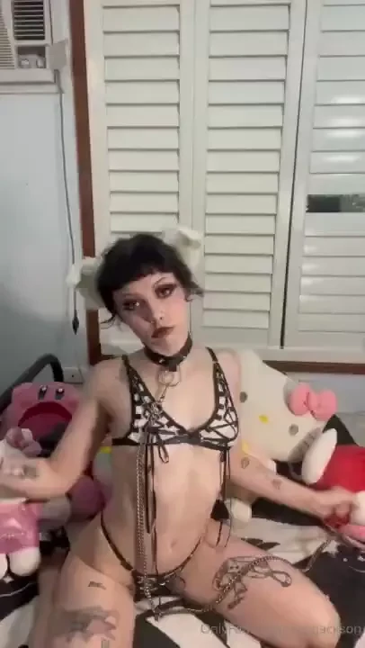 Am i a pretty puppy girl 