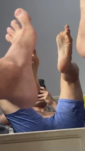 This one is for the feet lovers any volunteer to be my feet slave