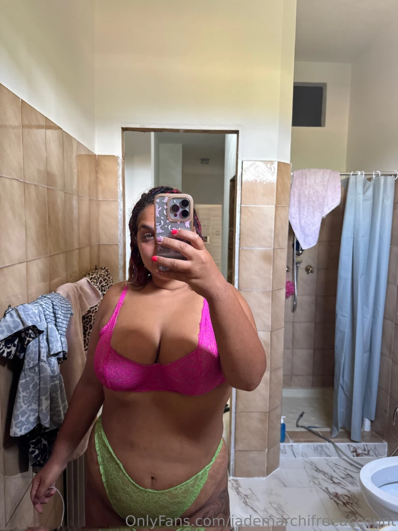 Sei andato a fare il porco sul mio profilo vip super hot giadamarchi 
