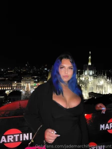 Ci sono due mongolfiere accanto al duomo di milano stasera le vedi