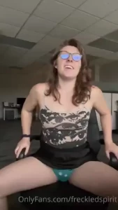 Watch me masturbate in my office
