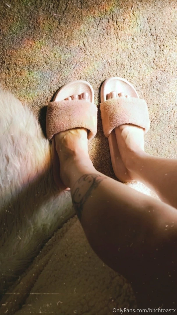 Good afternoon from your local clown with shoes 2 sizes too big 