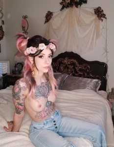 Just chillin at home with my out quarantine mood i believe christmas part 1