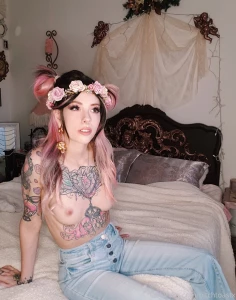 Just chillin at home with my out quarantine mood i believe christmas